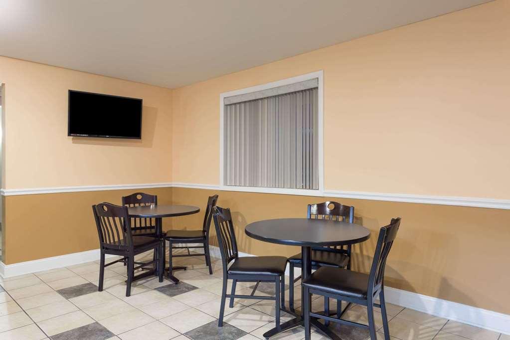 Hotel Super 8 By Wyndham Dumfries/Quantico Facilidades foto